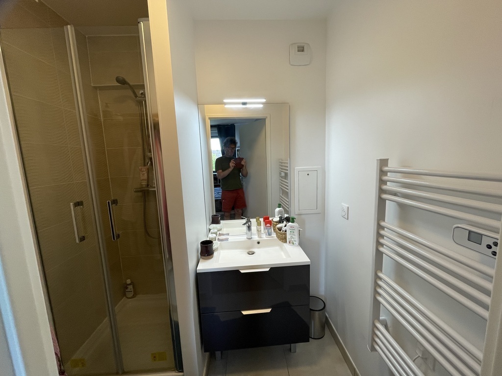 Bathroom's ensuite bedroom.