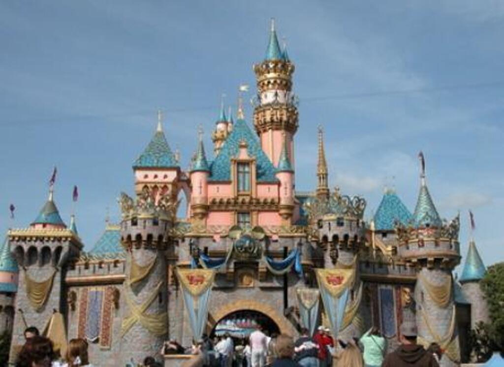 Disneyland (30 mn by car)