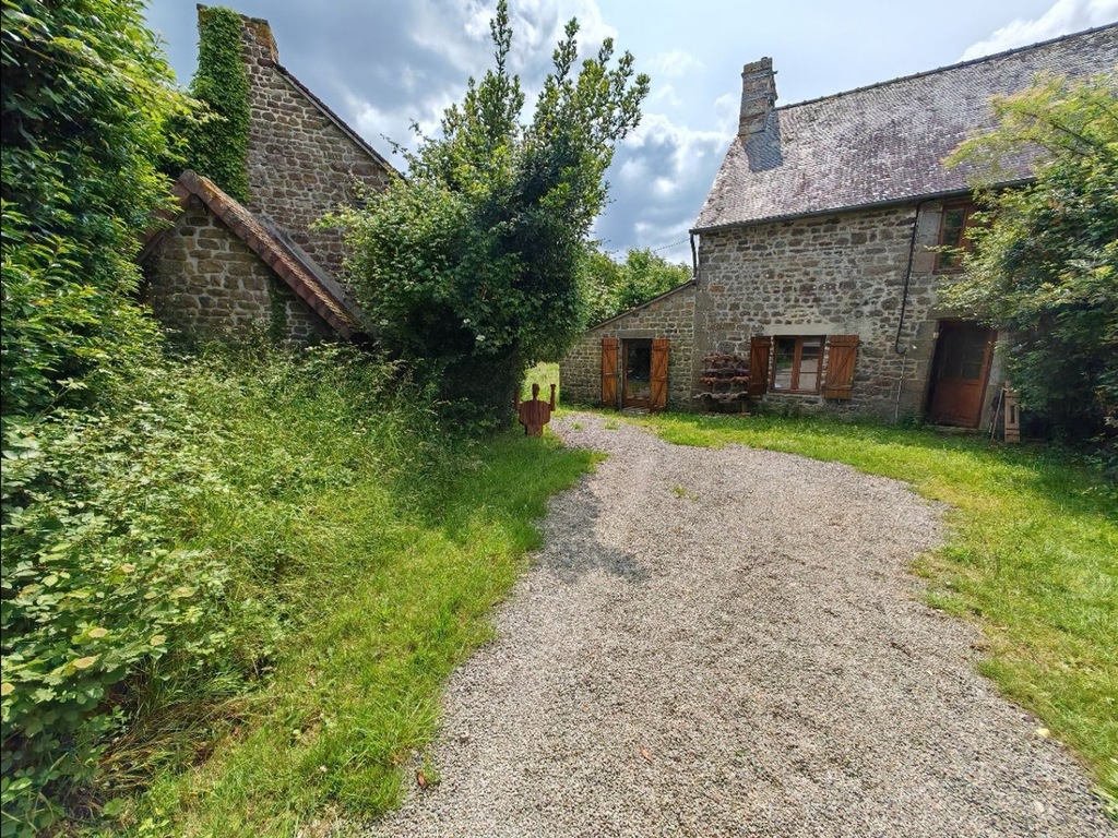 In addition of the Paris's flat we offer a normand country house.