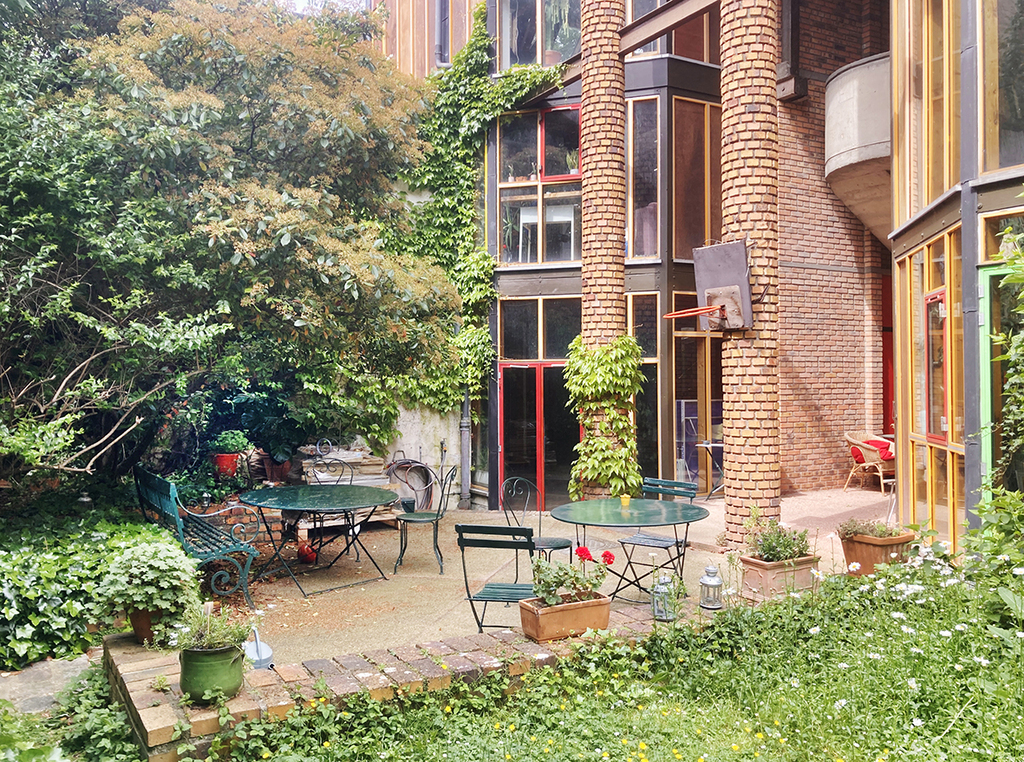  The common room, where is the laundry room (washer & dryer) 