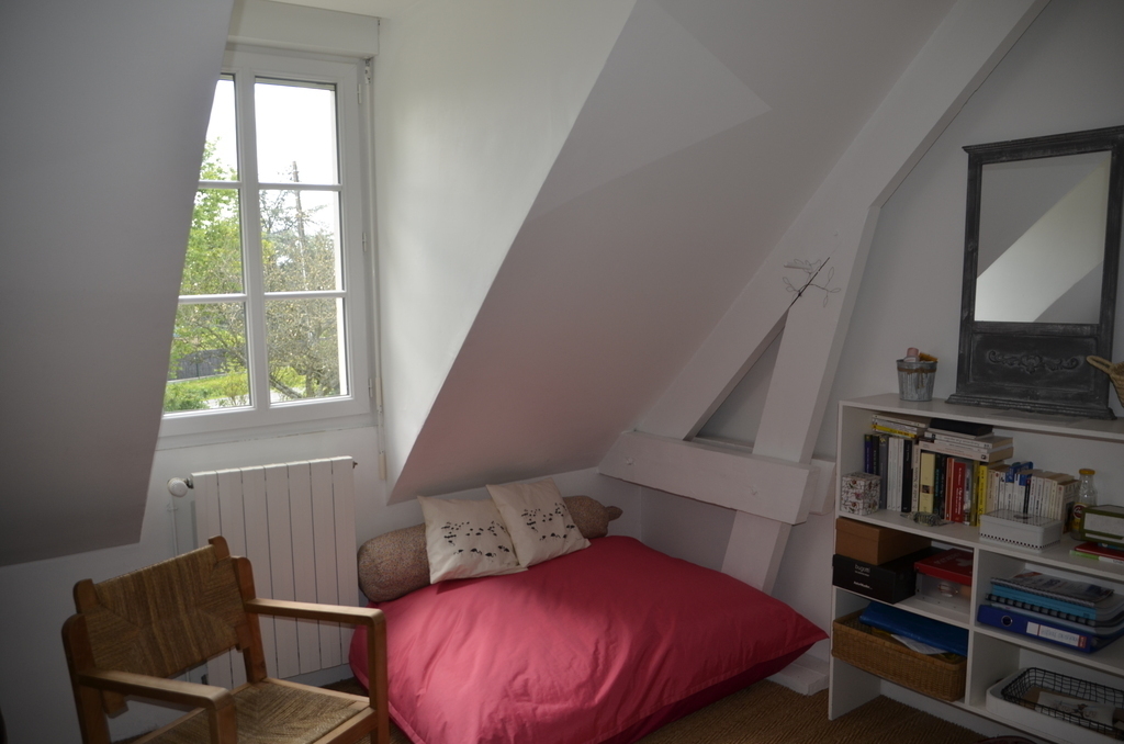 Room 1 with single bed