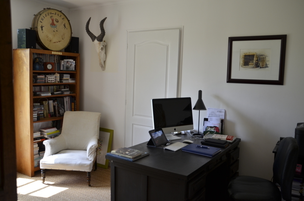 Deskroom with music and computer