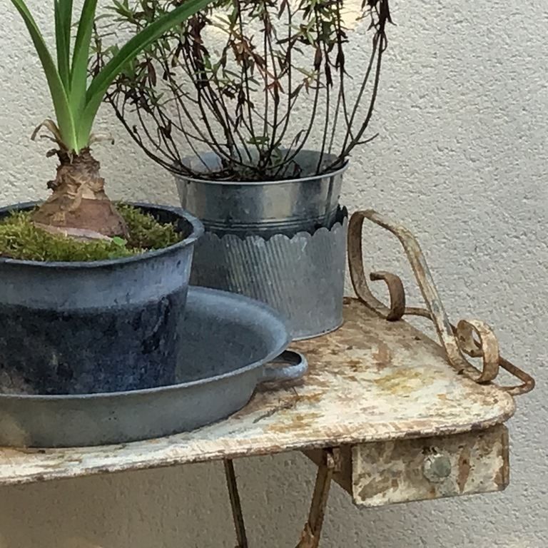 Old Bath Table decoration on the terrace