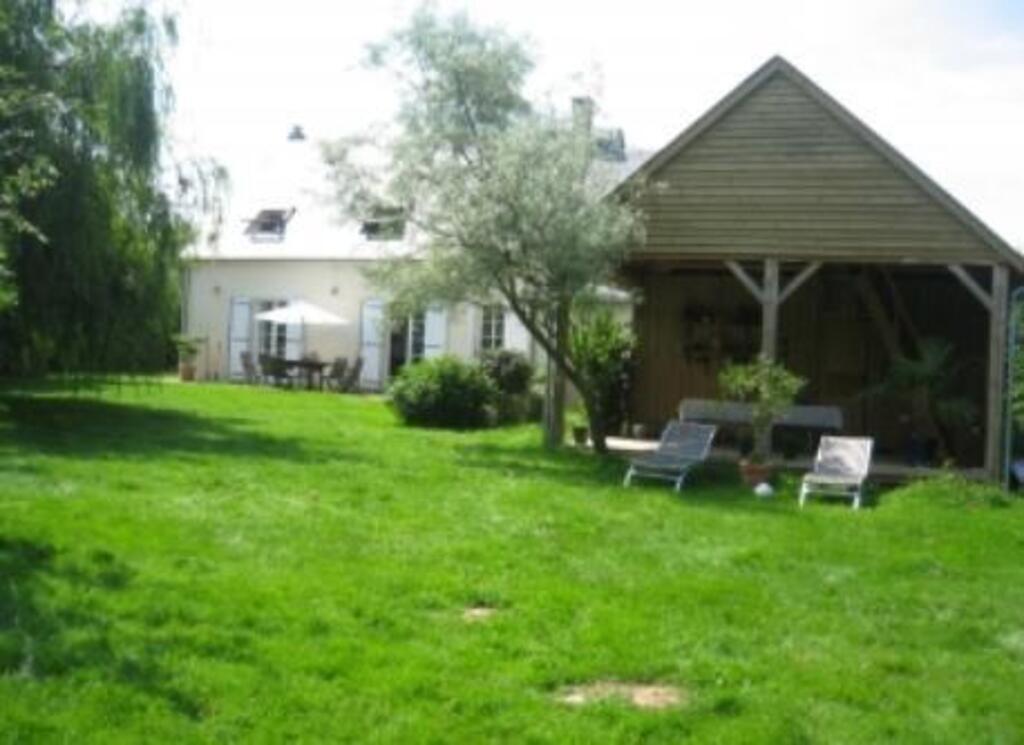 large garden for a rest or sun bath