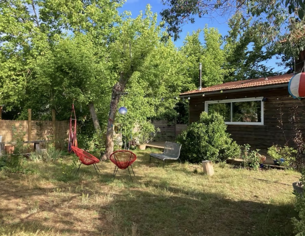 The house and the garden 