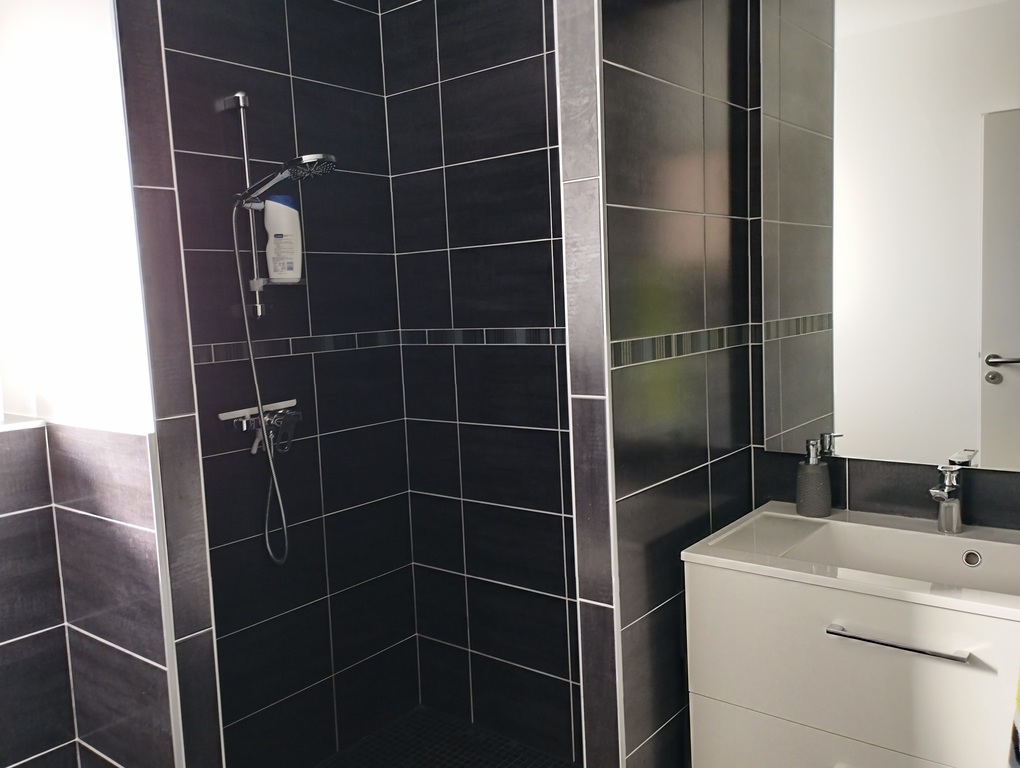 Bathroom master room with shower