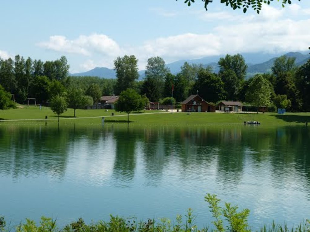the lake "le bois français" with beachs and where you can swim.