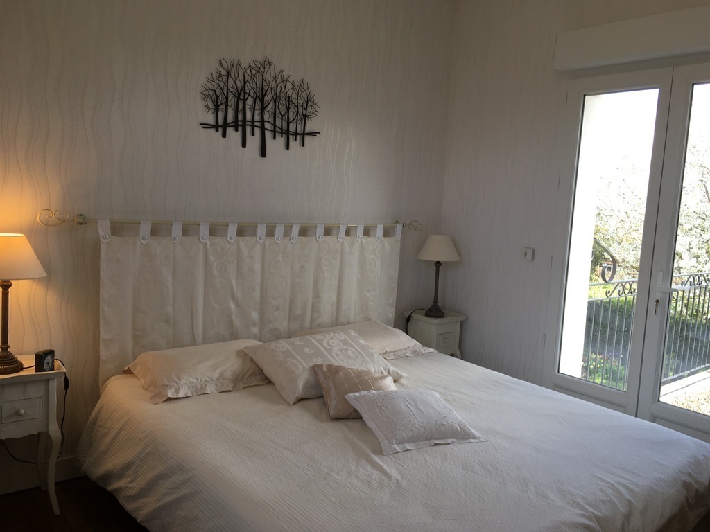 bedroom  with a bed  XXL 