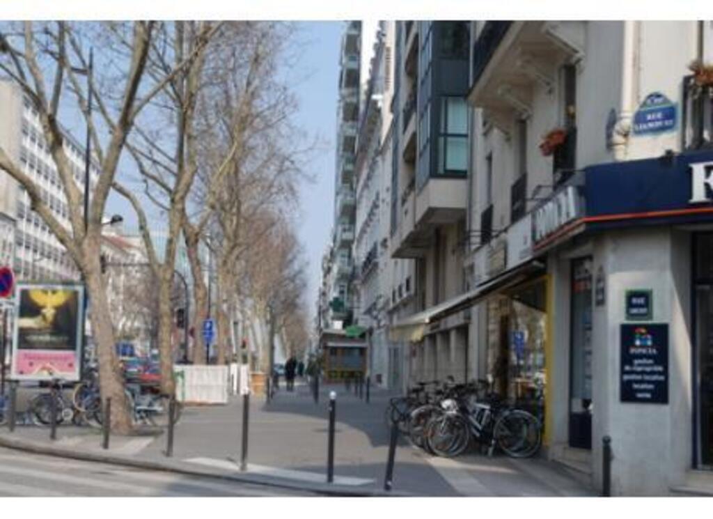 Avenue du Maine round the corner