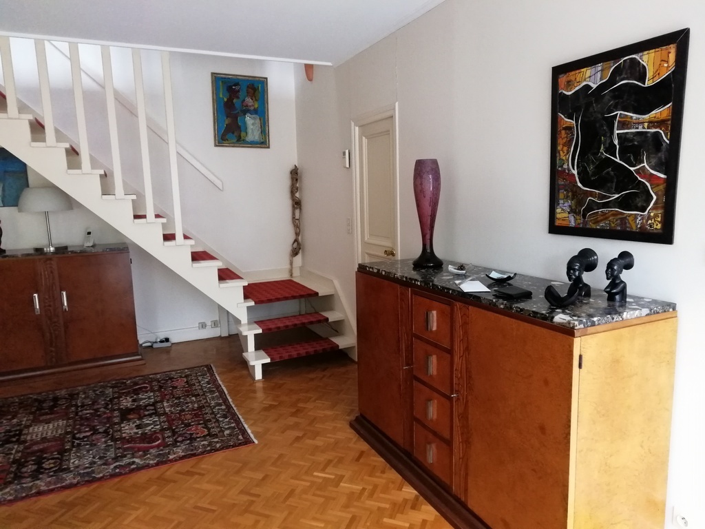 Cinquième vue du salon