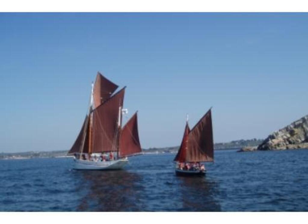 Les vieux gréements, sous voile, de Plougastel 