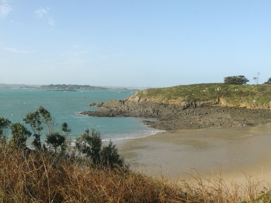 Les Ebihens and the Perron's ile 