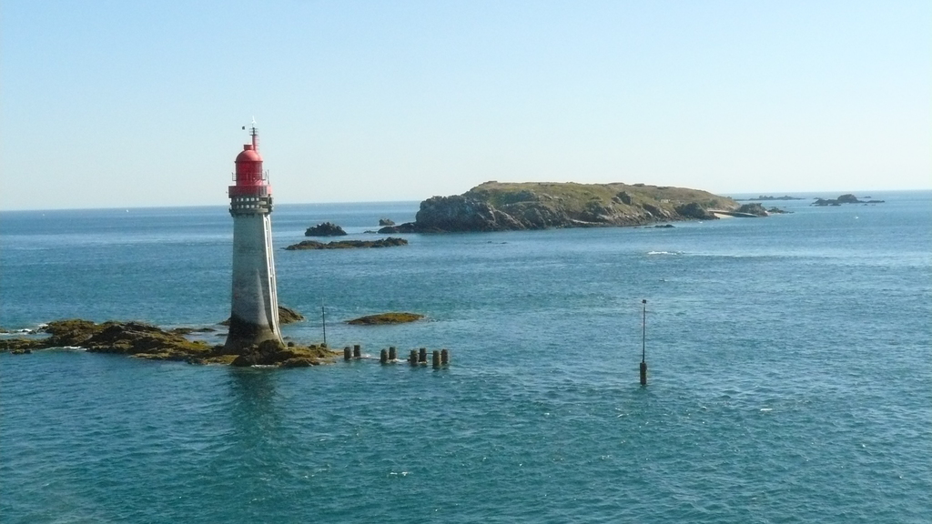 Grand Jardin's lighthouse and Cézembre's ile