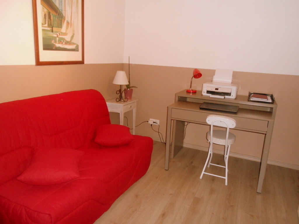 Office (with possibility of bed) / Bureau (avec possibilité de lit) / Oficina (con posibilidad de cama)