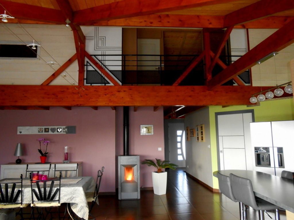 Dining room / Séjour / Sala de estar