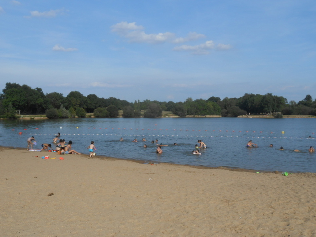 Lake with monitored beach / Lac avec plage surveillée / Lago con playa vigilada - St Philbert de Grand Lieu - 15 km - 