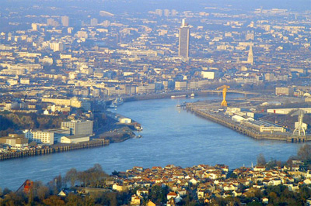 Metropolis of Nantes / Nantes métropole /  Metropolis de Nantes / 590 000 inhabitants - 15 km