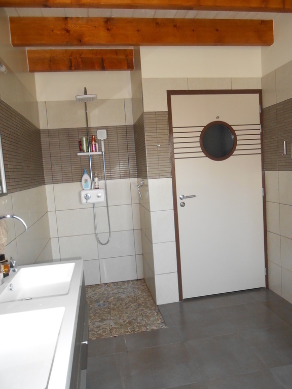 Main bathroom / Salle de bain principale / Cuarto de bano principal