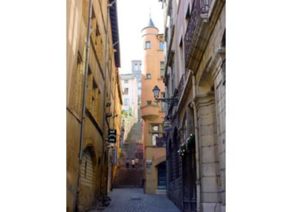 Lyon & its narrow streets