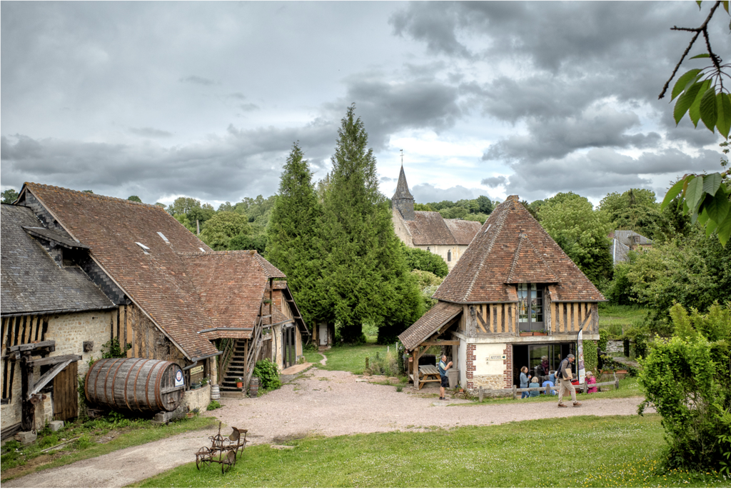 Manoir de Grandouet (Cambremer) : dégustation de cidre, pommeau et calva (photo Denis Grisel)