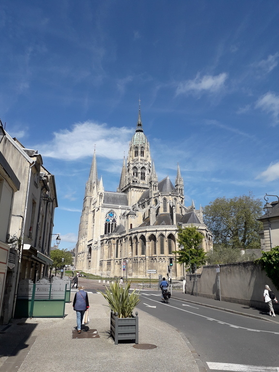 La cathédrale de Bayeux (romane puis gothique : XI°/XV°s.)