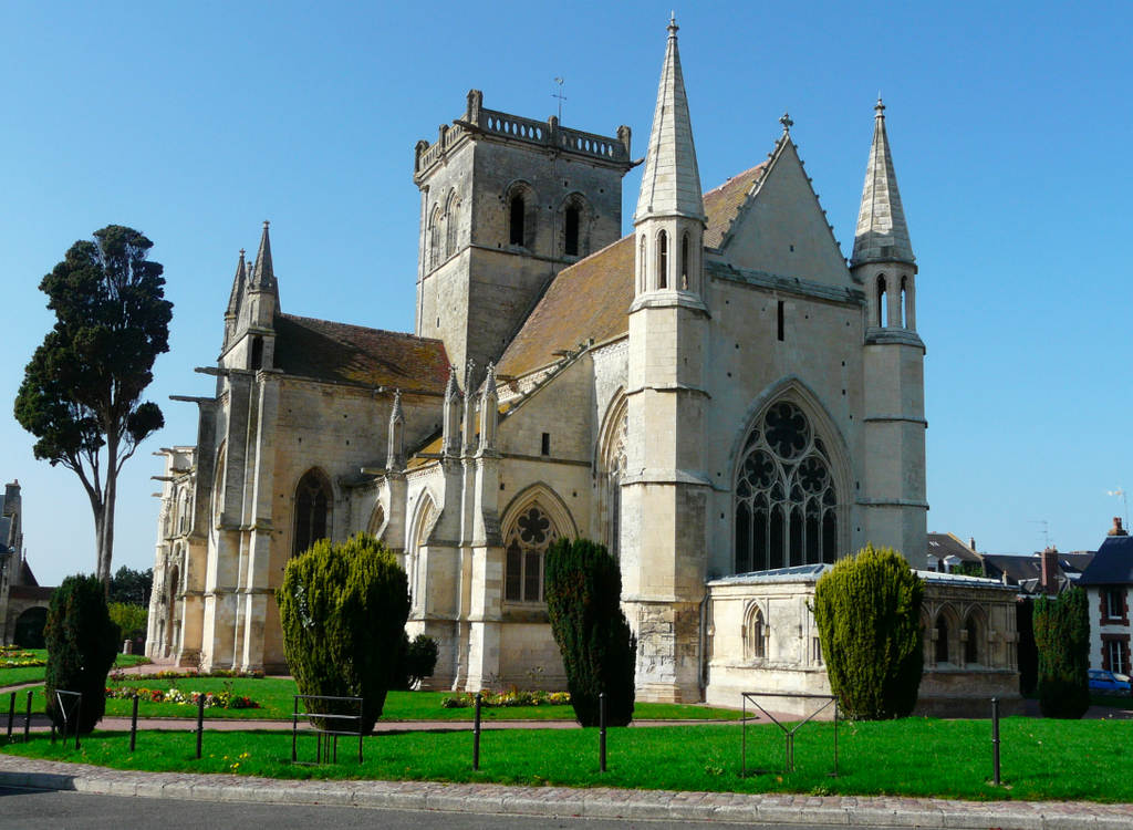 L'Eglise de Dives-sur-Mer (style roman et gothique) ; l'écrivain Marcel Proust la surnomma "Balbec"
