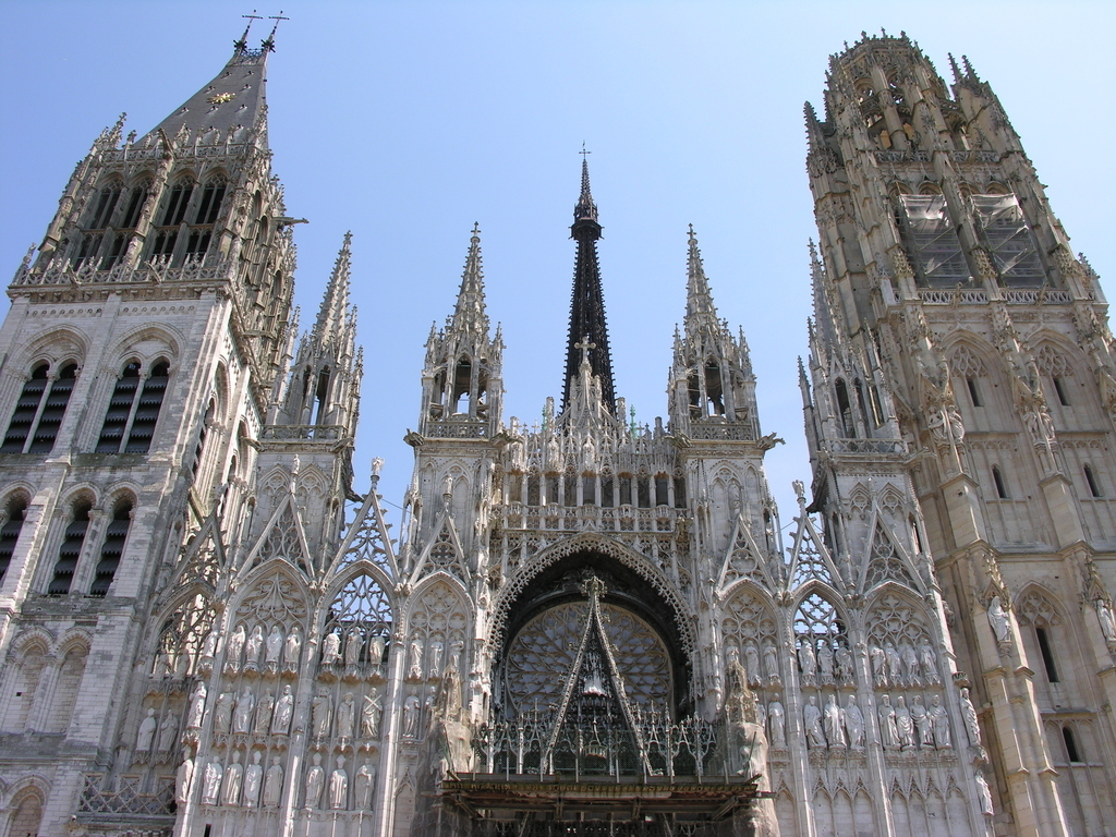 La cathédrale Notre-Dame de Rouen au style gothique (XI°/XV°)