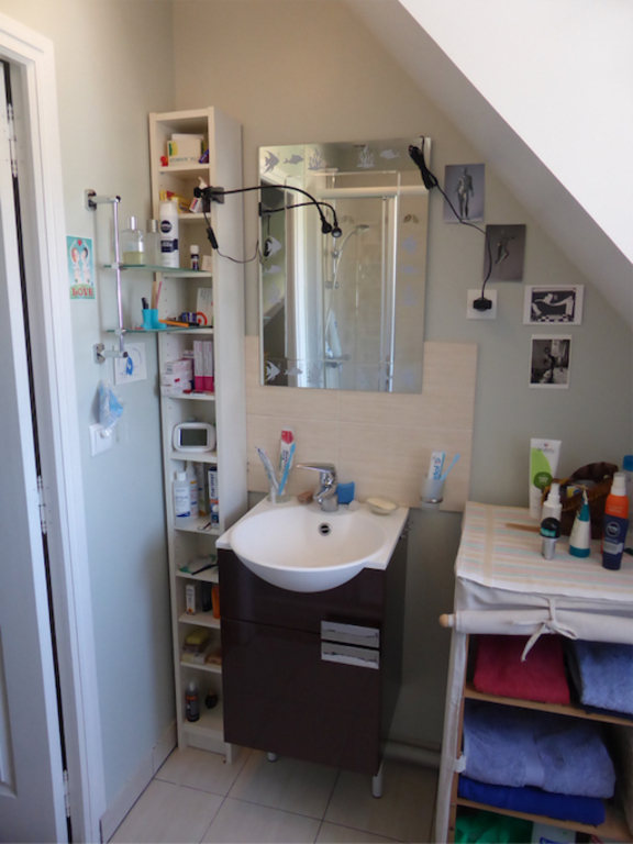 Salle de bain au 1er (1st floor : bathroom)