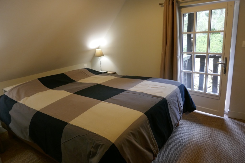 La chambre des parents au 1er (1st floor : parents' bedroom)