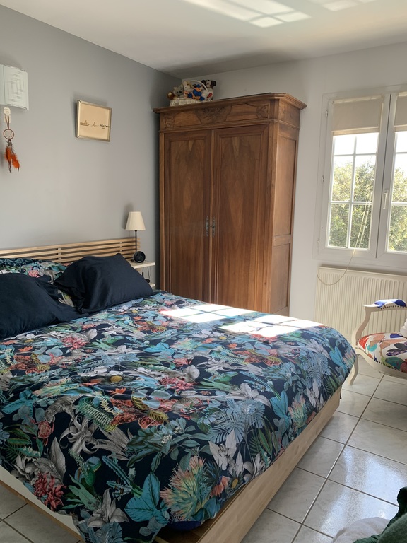 Master bedroom with a 160 bed