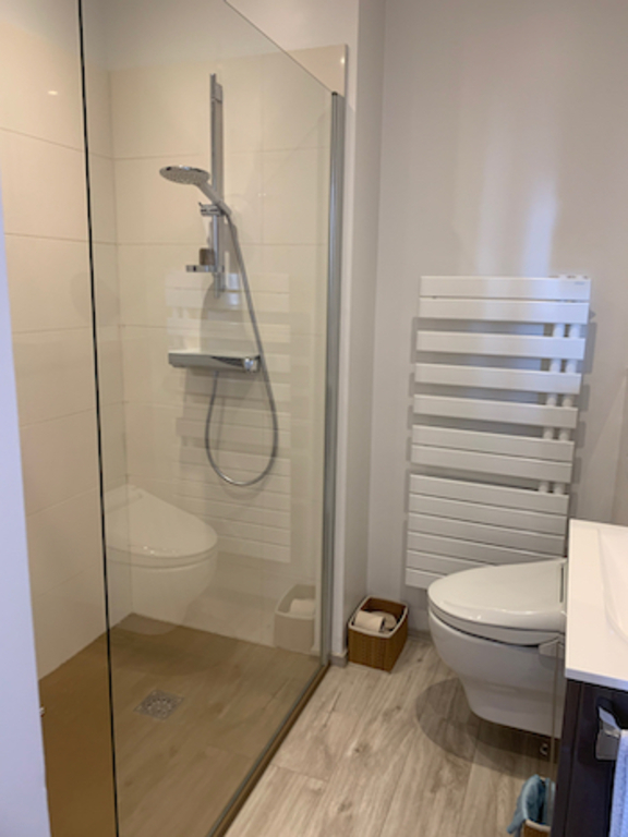 shower room 1sr floor