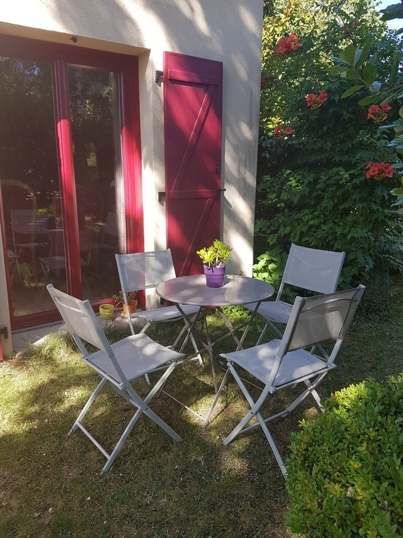 The small garden room in the front garden.