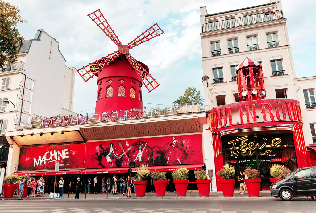 Moulin Rouge, 6mn from the apartment