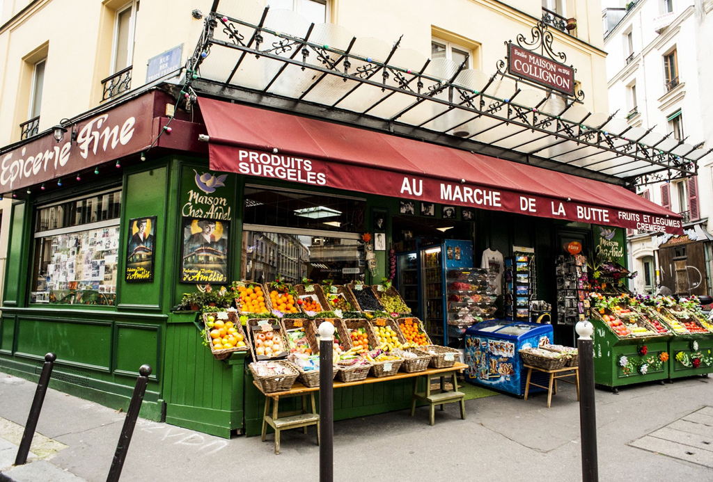 The grocery "from Amelie Poulain movie", 1mn from the apartment