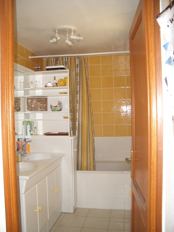 one of the 4 bathrooms