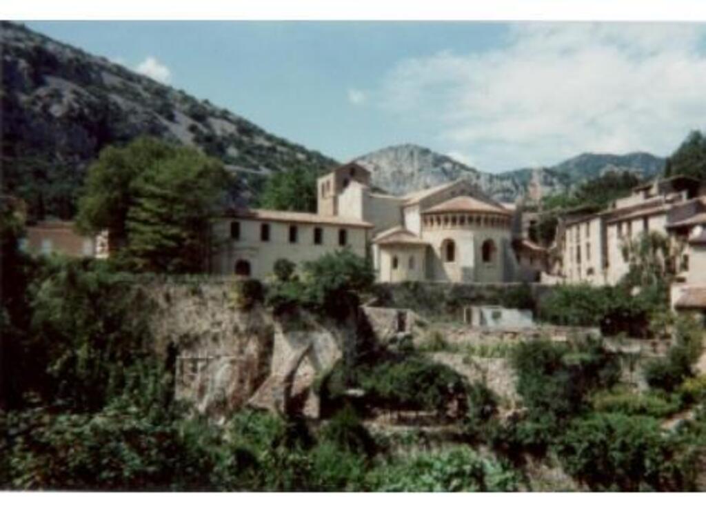 On the pilgrim route to Compostelle : St Guilhem le Desert, 45mn drive