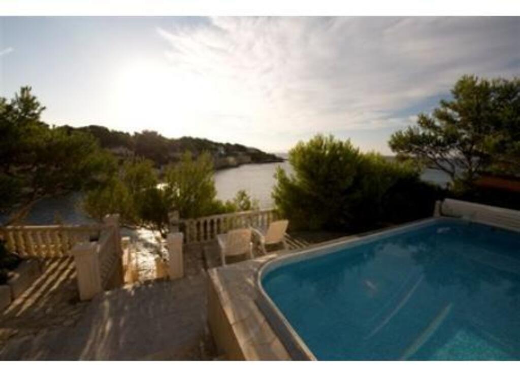 Another view from pool with stairs to Calanque