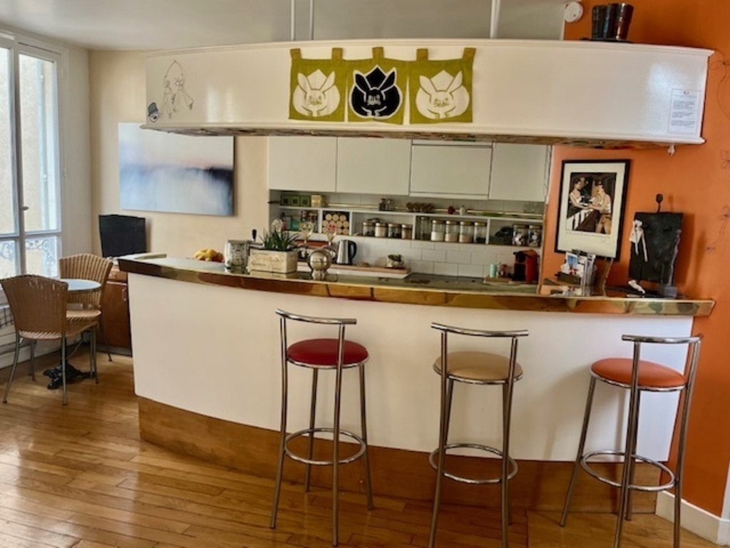 Bar and kitchen