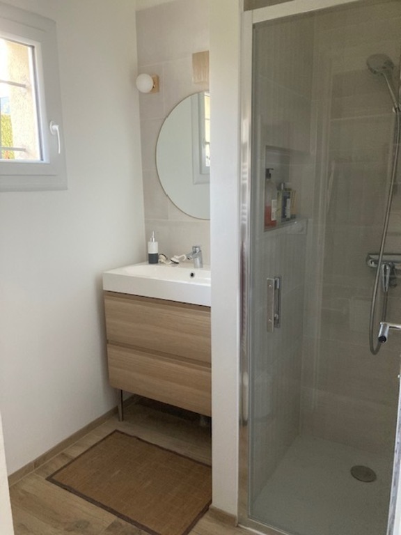 Salle de douche RdCh