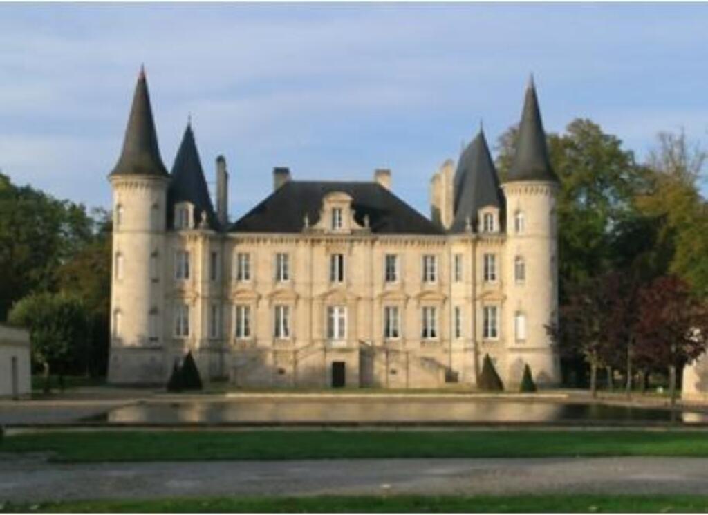 Wine_making castle of the Médoc