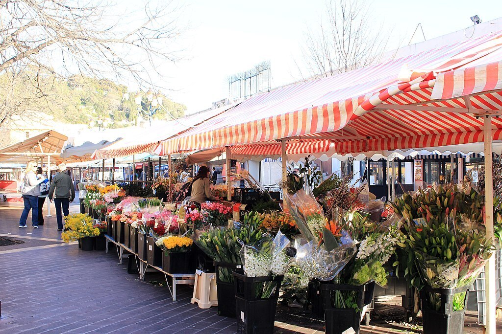 Nice - Cours Saleya - Marché aux fleurs/Flower market