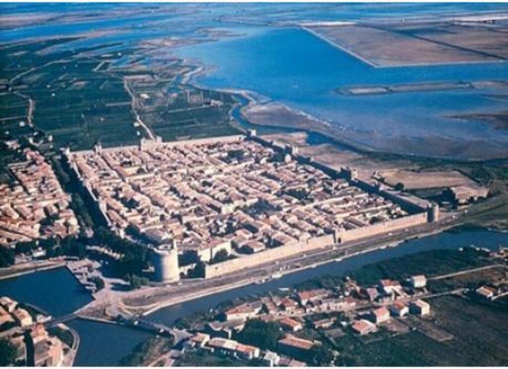 Aigues Mortes city