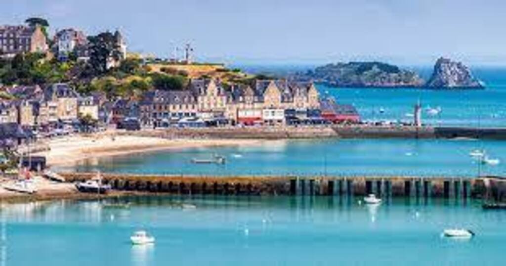 Cancale (à 1h30 en voiture)