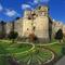 Angers et son château qui abrite la Tapisserie de l'Apocalypse (103 m de longueur et 4,50m de hauteur), inscrite à l'UNESCO