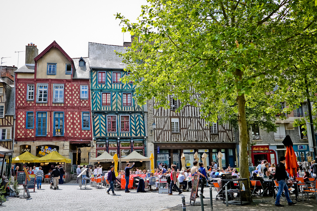 Rennes (à 45 min en voiture)