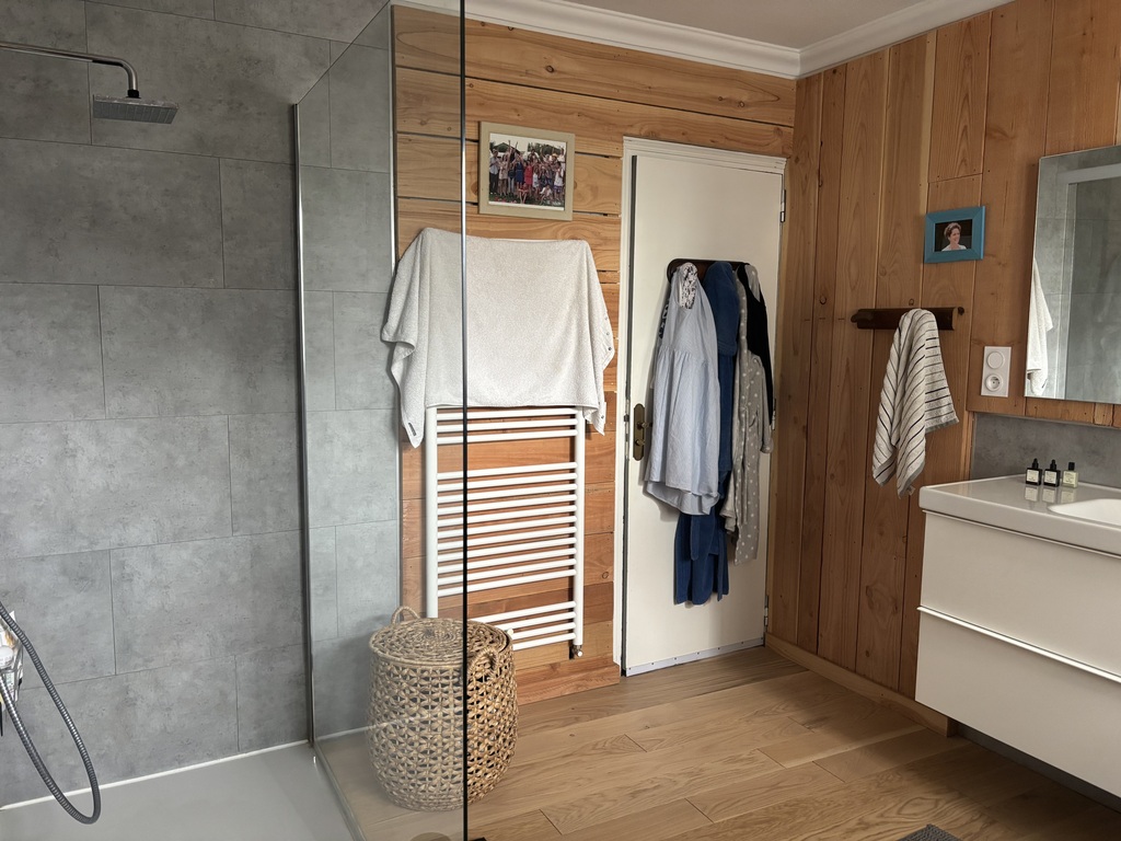 Salle de bain rez-de-chaussée