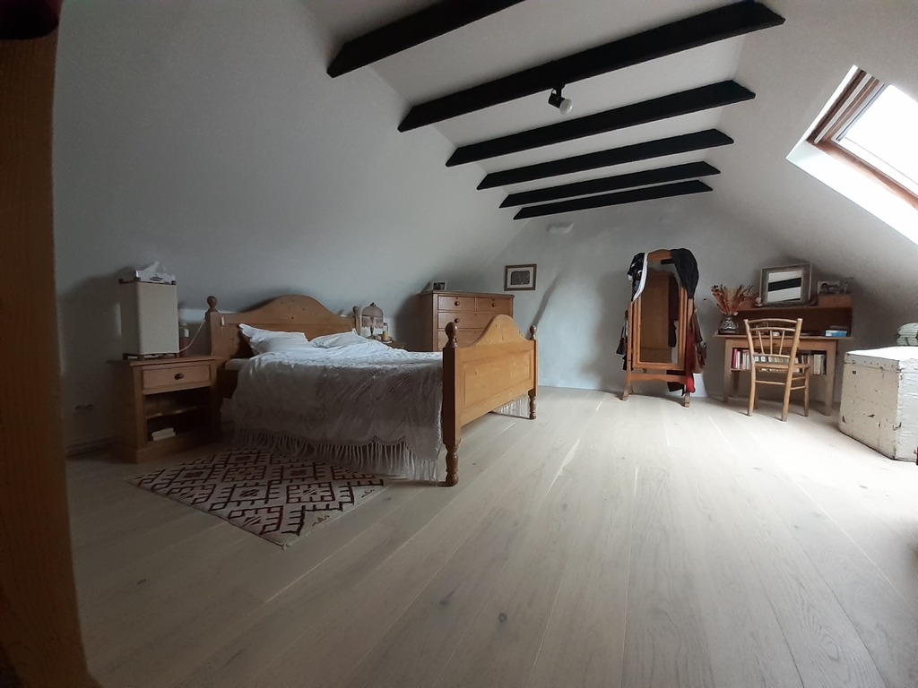 Double bed 