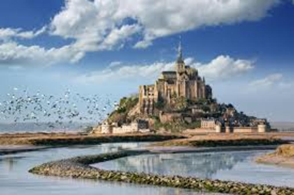 Famous Mont Saint Michel (2hr from home)