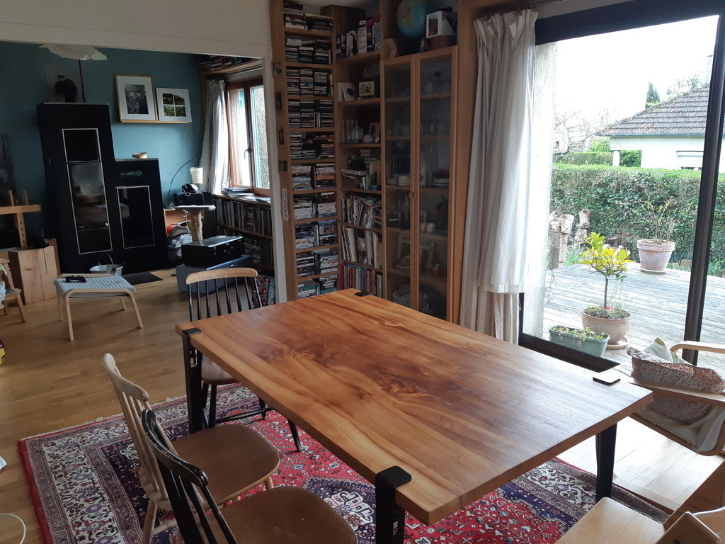 Luminous dinner room and terrace