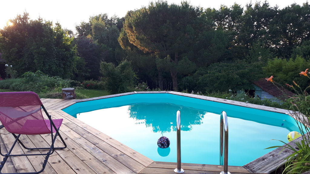 La piscine vue du côté est
